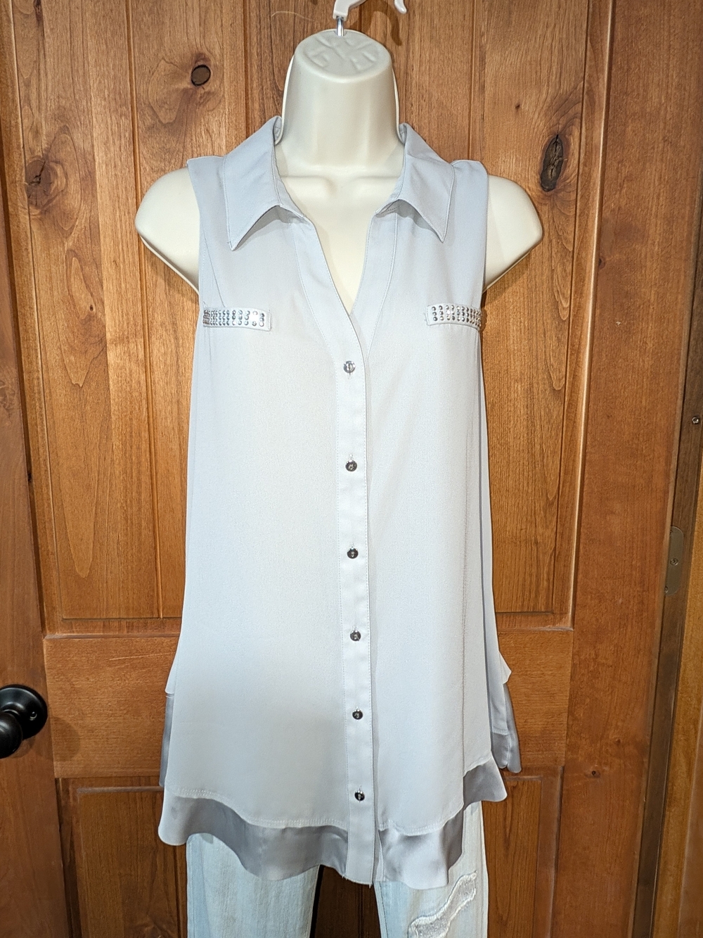Alfani Light Gray Sleeveless Button-Front Blouse With Studded Pockets